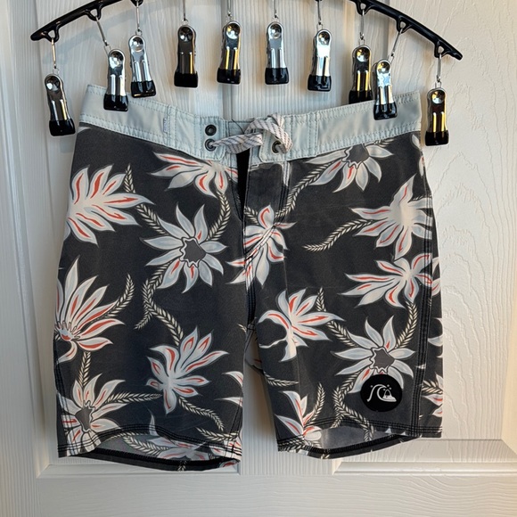 Quiksilver Men's Black Floral Swim Shorts - Picture 1 of 1